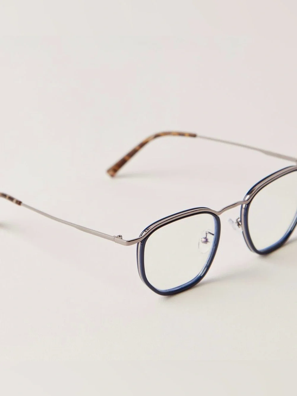 Lu Blue Light Readers